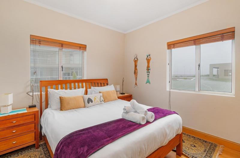 To Let 3 Bedroom Property for Rent in Dolphin Beach Western Cape